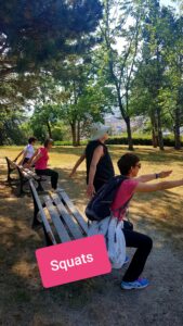 Cours de gym nature exercice squats